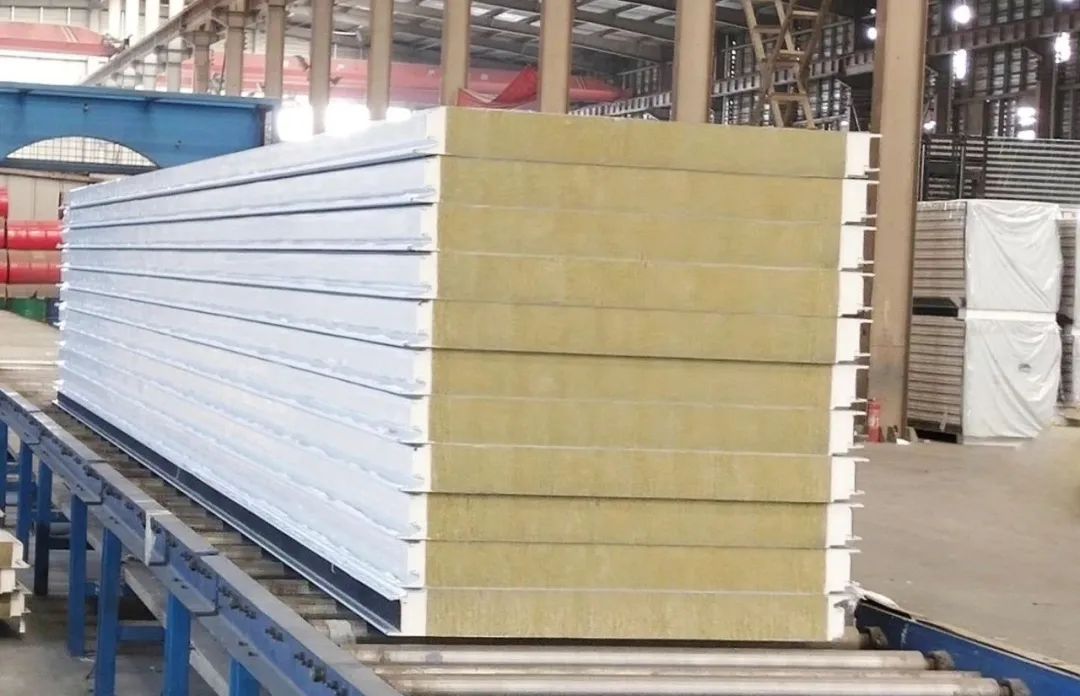 聚氨酯岩棉板：绿色节能建筑的优选围护材料及其多元化应用场景